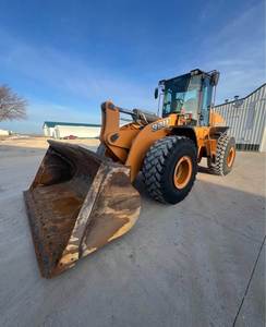 2014 pour mini chargeuse sur chenilles 921F-Moteur et pompe à haute efficacité de fonctionnement Construit pour les travaux difficiles et une productivité élevée - Product Image 3