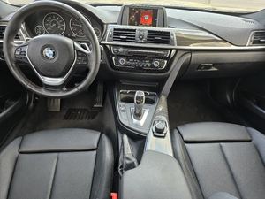 Offre exceptionnelle : BMW Série 3 28i berline RWD d'occasion 2020 - Product Image 2
