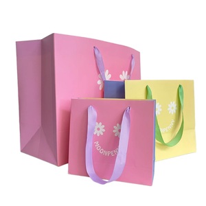 Bolsas de papel de moda personalizadas de primera calidad con revestimientos especiales y asas elegantes para una experiencia minorista exclusiva #33 - Product Image 4