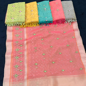 Saree en lin abricot gracieux Mélange parfait d'élégance et de tradition - Product Image 1