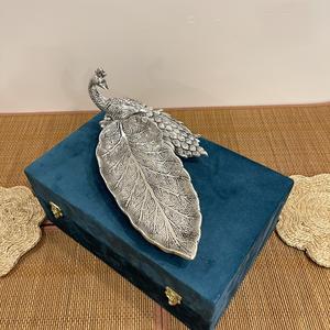 Bandeja para Frutos Secos en Forma de Pavo Real Plateada - Product Image 4