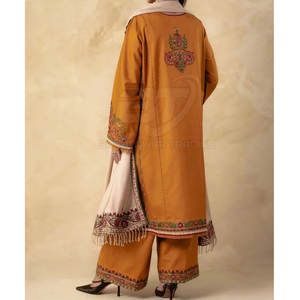 Traje de Lujo de 3 Piezas Personalizado en Talla Adulta, Shalwar Kameez de Primera Calidad para Mujer con Dupatta - Product Image 4