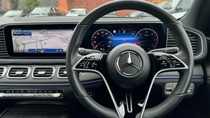 รถ SUV รุ่นยอดนิยมปี 2024 เมอร์เซเดส-เบนซ์ ดีเซลใหม่ รถมินิคาร์ พวงมาลัยไฮดรอลิก เบาะหนังสุดหรู หลังคาซันรูฟแบบพาโนรามา ไฟ LED สีเข้ม - Product Image 5