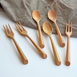 Elegante Juego de Cubiertos de Madera Reutilizables y Biodegradables, Perfectos para Cenas en Casa, Almuerzos en la Oficina y Picnics - Product Image 4
