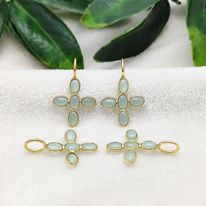 Pendentif croix religieuse en quartz aqua, pierre précieuse ovale minuscule, bijoux à breloques en plaqué or pour femmes - Product Image 1