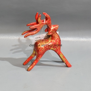 Figurine de renne rouge et or luxueuse Décoration de Noël élégante pour la maison et le bureau Accent festif pour l'affichage des vacances - Product Image 1