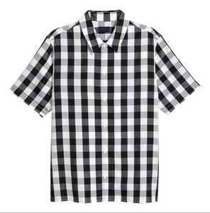 Chemise décontractée pour homme en coton 100% de haute qualité, respirante, à manches courtes, pour l'été, avec logo personnalisé - Product Image 1
