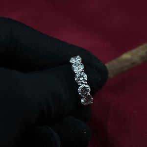 Anillo de diamante cultivado en laboratorio de lujo 3.00Ct corte redondo VS1 IGI SGL certificado Oro rosa oro plata compromiso boda joyería proveedor - Product Image 4