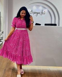 Bollywood Luxe Designer Georgette Maxi Elégant Imprimé Géométrique Flowy Mode Indo-Occidentale avec Ourlet à Volants - Product Image 1