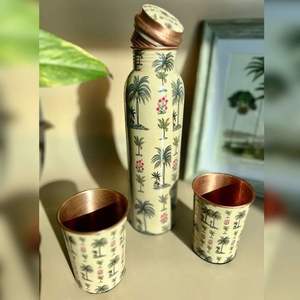 Botella de agua de cobre duradera y a prueba de herrumbre con un diseño moderno y elegante para beneficios de salud ayurvédicos tradicionales e hidratación diaria - Product Image 5