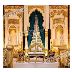 Escenario temático Mughalai para recepción de boda musulmana Escenario de boda tradicional Rajwada Escenario dorado tradicional con marcos de ventana - Product Image 1