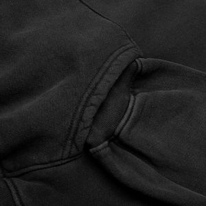 Sweats à capuche pour hommes personnalisés et élégants, avec un tissu polaire durable et une technologie d'impression DTG DTF de qualité supérieure, parfaits pour le streetwear - Product Image 3