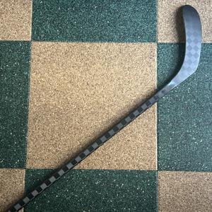 <span class=keywords><strong>Palo</strong></span> <span class=keywords><strong>de</strong></span> <span class=keywords><strong>Hockey</strong></span> <span class=keywords><strong>de</strong></span> Fibra <span class=keywords><strong>de</strong></span> Carbono Absolutista, Equipo Deportivo Premium <span class=keywords><strong>para</strong></span> Adultos y Jóvenes, 26-29 Pulgadas - Product Image 1