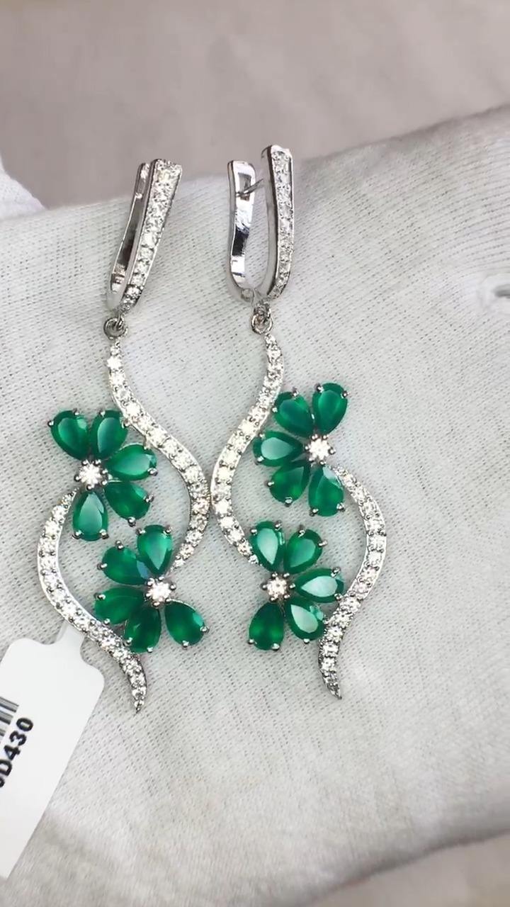 สีเขียว