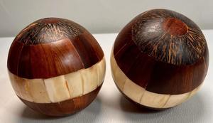 Boule en résine Art Déco vintage faite à la main pour la décoration de bureau et de la maison - Product Image 5