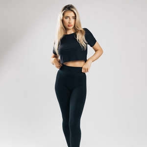 Nueva llegada elegante logotipo impreso precio al por mayor OEM diseño crop top para mujeres logotipo personalizado y diseño - Product Image 5