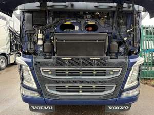 Nuevo/Usado VOLVO FH 500 8x4 TRIDEM - CHASIS EDICIÓN OCEAN RACE Camión Volquete con Motor Diésel de 6 Cilindros de Uso Pesado - Product Image 6