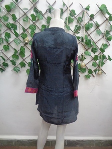 เสื้อคลุมพิมพ์ลายดิจิตอลสำหรับสตรีเสื้อผ้าชาติพันธุ์อินเดียคอลเลกชันสำหรับเทศกาล - Product Image 2