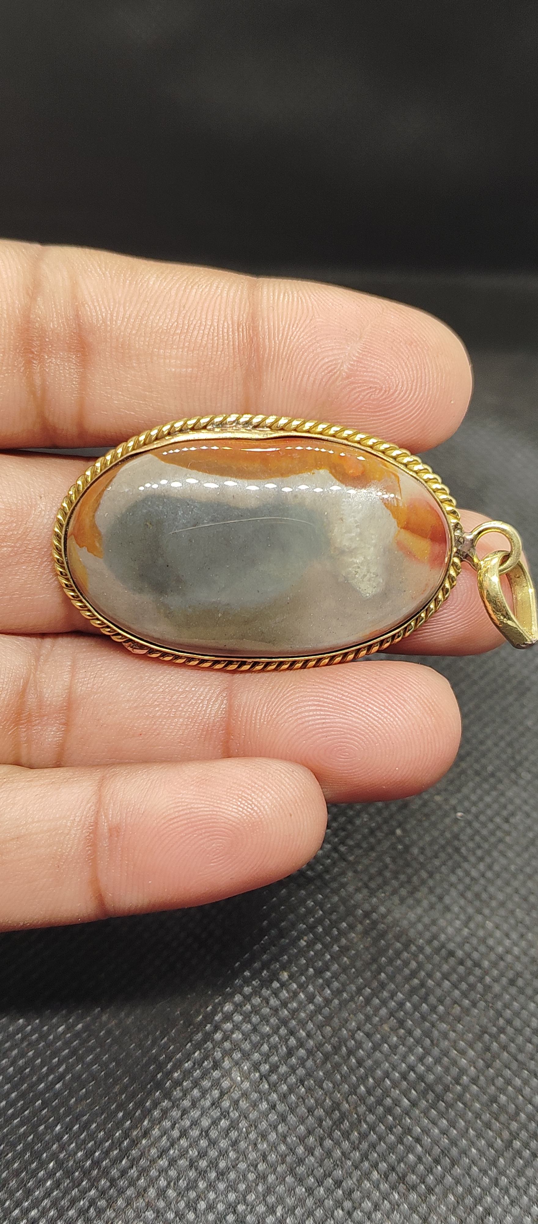 สีน้ำตาล