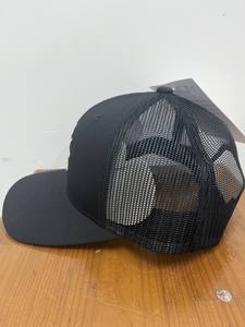 Gorra de camionero de malla negra con bordado 2D de logotipo y color personalizado, moda joven y clásica para adultos, hecha a mano en la fábrica de Vietnam - Product Image 2