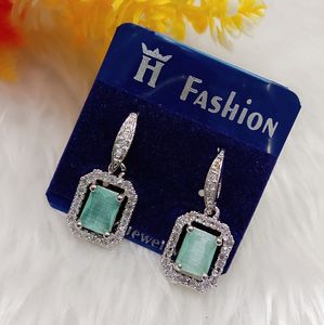 Nuevo pendiente de diamante americano brillante estilo étnico de moda para ropa informal y de oficina joyería de mujer India hecha a mano en la India - Product Image 3