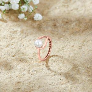 Bague en or avec perle sereine - Product Image 1