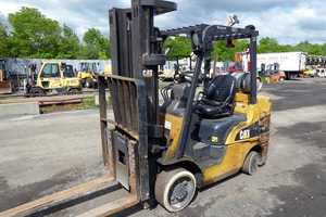 Montacargas CAT Original Usado de 2-5 Toneladas Diésel 4x4 Operación Manual 1 Año de Garantía para Obras de Construcción - Product Image 2