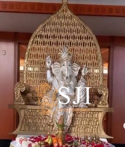 Statue en bois de Ganesha avec balançoire pour décorations de mariage et sculpture d'entrée élégante - Product Image 2