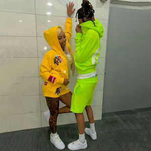 Ensembles courts de printemps Streetwear survêtement logo personnalisé imprimé bouffant survêtement à capuche et short ensemble hommes - Product Image 3