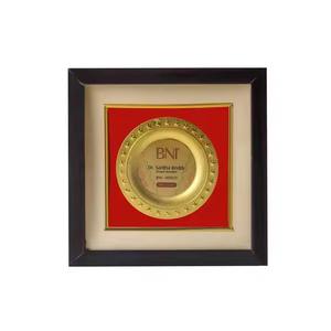 Placa de escudo redondo de alta demanda para honrar los logros en eventos corporativos o torneos deportivos disponibles a precio de exportación - Product Image 2