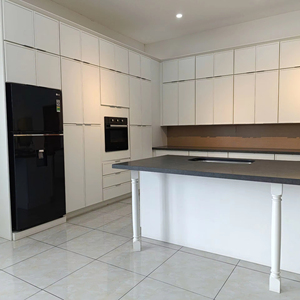 Mueble de Cocina Modular Europeo Inteligente, Diseño Moderno Completo en Madera, Melamina UV y MDF, con Fregadero, Fabricado en Vietnam - Product Image 1