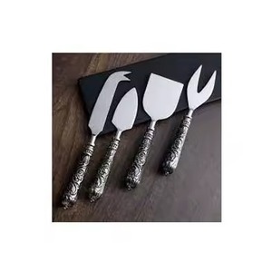 Ensemble d'outils à fromage Table décorative ensemble de couteaux à fromage en argent Restaurant acier inoxydable Antique poli poignée Design en relief - Product Image 1