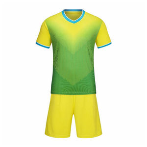 Nouvelle conception 2025, uniforme de football sur mesure 100% polyester, coupe ajustée, antibactérien, séchage rapide, tailles unisexes pour adultes, vêtements de football - Product Image 1