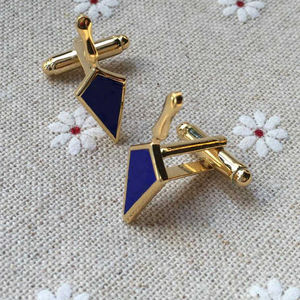 Boutons de manchette en émail bleu plaqué or personnalisable style bouclier géométrique franc-maçonnerie accessoires formels artisanat maçonnique en métal - Product Image 4