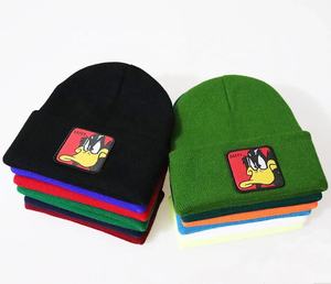 หมวกบีนนี่อะนิเมะหมวกบีนนี่ฤดูหนาวหมวกอะคริลิคถักลายการ์ตูนสำหรับฤดูหนาวหมวกสกีหมวกออกแบบโลโก้ได้ตามต้องการ - Product Image 5