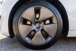 รถยนต์เทสล่า โมเดล 3 ปี 2024 สภาพดี ใช้งานน้อย - Product Image 4