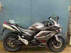 KAWASAKI H2 Motocicleta de Carreras Refrigerada por Agua, Locomotora R3, Prensa Plegadora Hidráulica de Segunda Mano de 315 Toneladas, Máquina Punzonadora CNC - Product Image 6