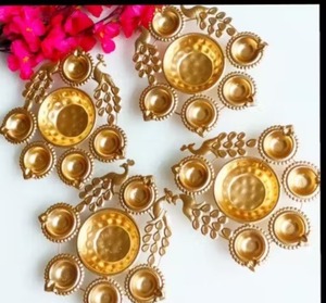 Urli de metal de pavo real de 7 pulgadas, artículos de regalo Diwali, artículos de regalo de boda india Haldi/Mehendi/Sangeet, decoración del hogar, recuerdo de inauguración de la casa - Product Image 2