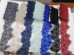 Encaje de Miel Ecológico Bordado con Flores Coloridas (Tul y Algodón) - Product Image 5