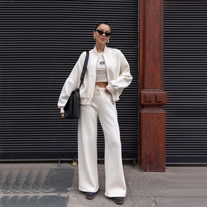 Conjuntos Deportivos de 2 Piezas para Mujer, Personalizados OEM 2025, Venta al por Mayor, Trajes Deportivos de Forro Polar Transpirable para Invierno y Primavera - Product Image 1