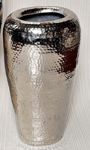 Florero de aluminio hecho a mano con acabado plateado y cuerpo ligero, ideal para regalar bodas y exhibición en el hogar - Product Image 4