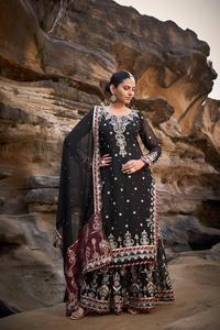 Faux fil de georgette avec broderie de séquence et haut de travail Moti Rivet avec manches longues et Sharara avec bordure en dentelle Dupatta - Product Image 2