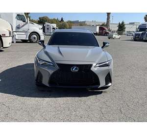 IS 500 Edición 2022 Usado, Bajo Kilometraje, Transmisión Automática, Asientos de Cuero, Sin Accidentes y Listo para Enviar - Product Image 1