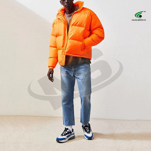 Chaqueta acolchada ligera de alta calidad para hombre, Elegante ropa para exteriores, diseño de burbujas, chaqueta de invierno hecha a medida para la venta - Product Image 4