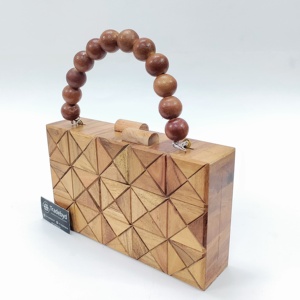 Pochette en bois naturel pour invités de mariage Cadeau de retour écologique pour elle par Tradebyd - Product Image 3