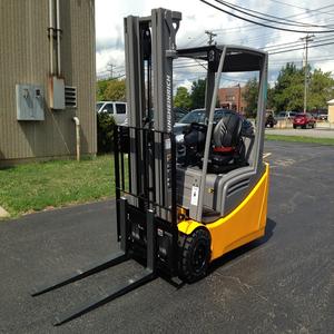 Chariot élévateur électrique à haute efficacité de la série EFG de Jungheinrich, idéal pour les opérations industrielles, offrant une puissance de qualité supérieure - Product Image 5