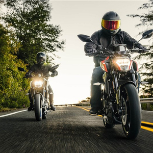 2024 CFMOTO NK 300 - Product Image 5