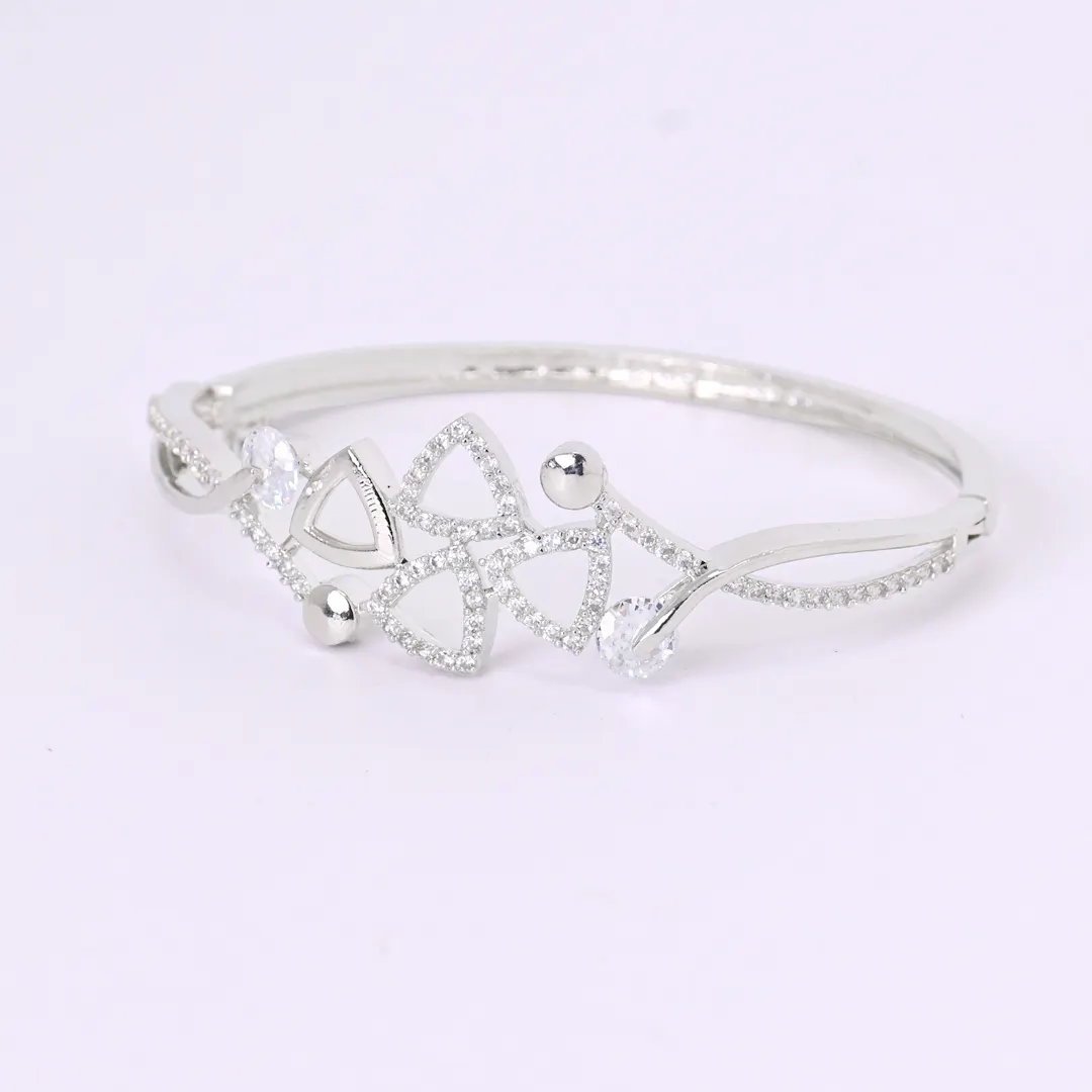 ヨーロッパとアメリカのファッションロマンチックなS925スターリングシルバーダイヤモンド結婚指輪を手頃な価格で