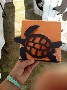 ที่ใส่กระดาษเช็ดปากไม้รูปเต่า ทำด้วยมือ เหมาะสำหรับงานเลี้ยงบนโต๊ะอาหารเด็ก ตกแต่งโต๊ะอย่างสนุกสนาน และใช้เสิร์ฟแขก - Product Image 3