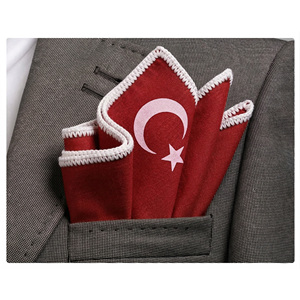 Pañuelo de bolsillo hecho a mano con borde tejido y diseño exclusivo, estampado con la bandera turca, para blazers y trajes. - Product Image 1